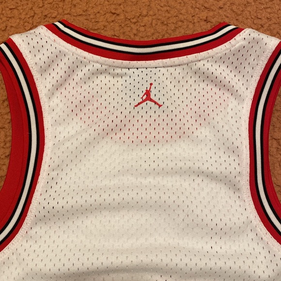 Michael Jordan Chicago Bulls jersey - Picture 5 of 7